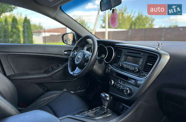 Седан Kia K5 2015 в 