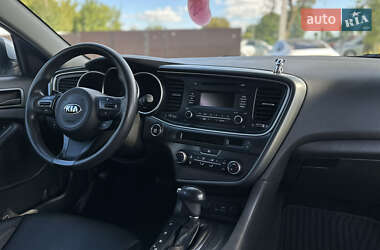 Седан Kia K5 2015 в 