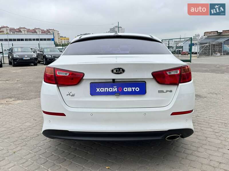 Седан Kia K5 2014 в Львове