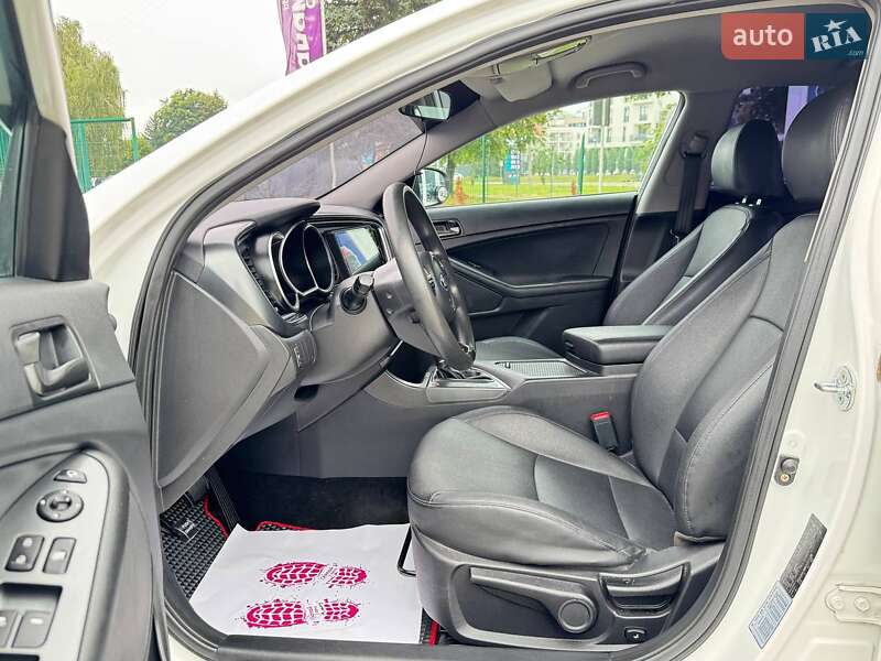 Седан Kia K5 2014 в Львове