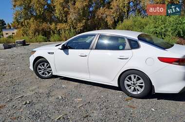 Седан Kia K5 2017 в Киеве