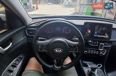 Седан Kia K5 2015 в 