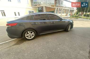 Седан Kia K5 2016 в 