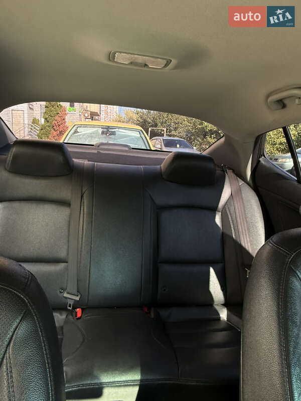 Седан Kia K5 2013 в Киеве