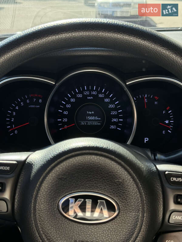 Седан Kia K5 2013 в Киеве