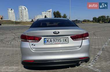 Седан Kia K5 2015 в 