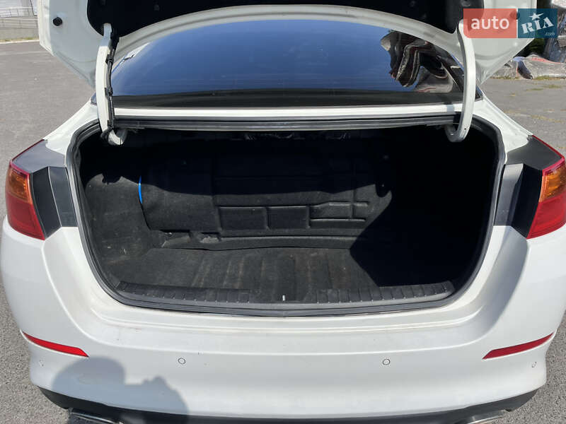 Седан Kia K5 2014 в Днепре