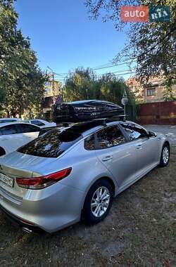 Седан Kia K5 2015 в 