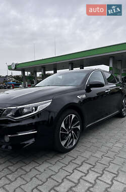 Седан Kia K5 2016 в 
