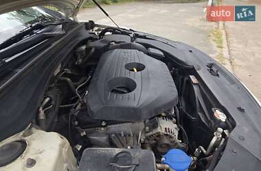 Седан Kia K5 2015 в 