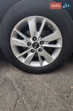 Седан Kia K5 2015 в 