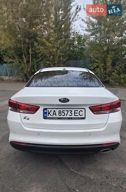 Седан Kia K5 2015 в 