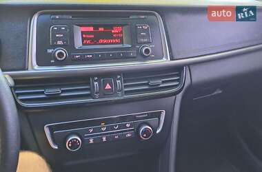 Седан Kia K5 2015 в 