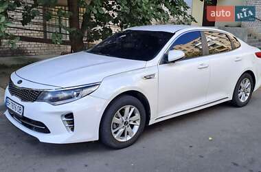 Седан Kia K5 2015 в 