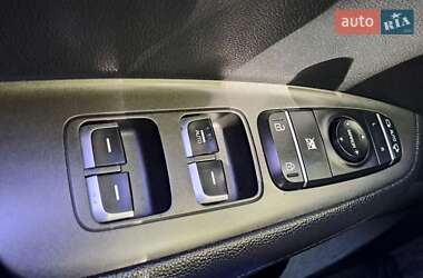 Седан Kia K5 2015 в 