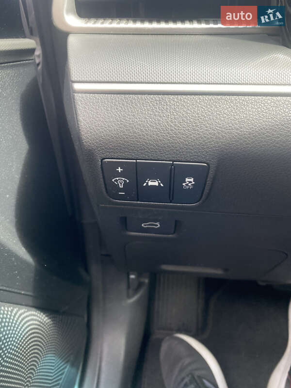 Седан Kia K5 2021 в Николаеве