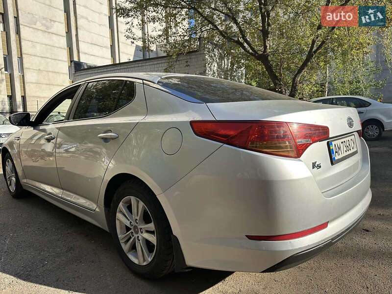 Седан Kia K5 2012 в Києві