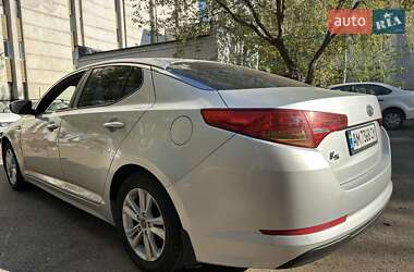 Седан Kia K5 2012 в 