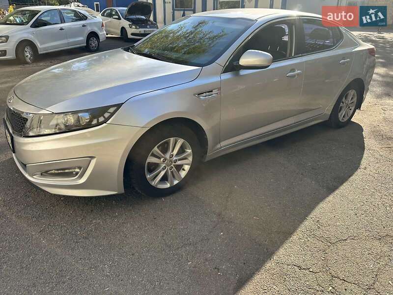 Седан Kia K5 2012 в Києві
