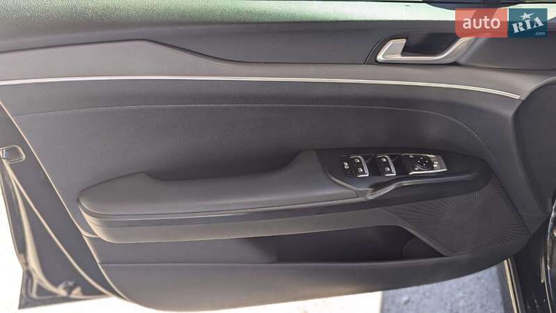 Седан Kia K5 2021 в Киеве