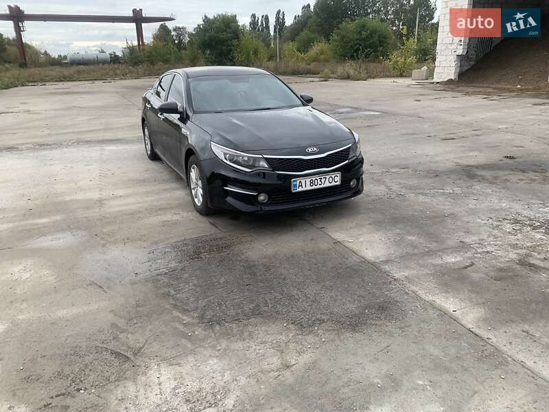 Седан Kia K5 2017 в 