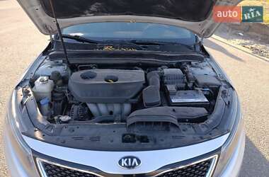 Седан Kia K5 2015 в 