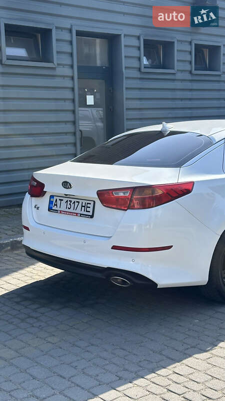 Седан Kia K5 2013 в Ивано-Франковске