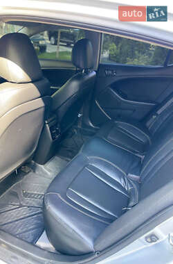 Седан Kia K5 2012 в 