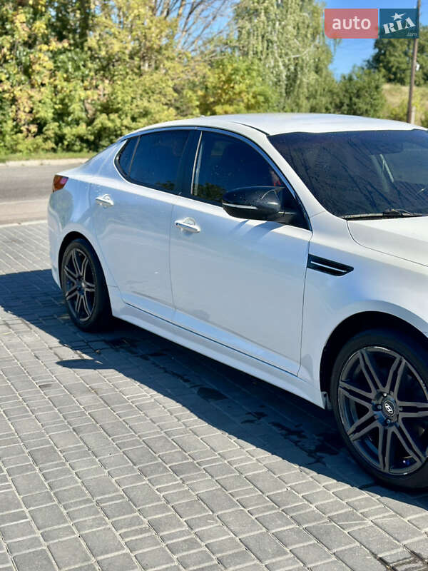 Седан Kia K5 2010 в Фастове