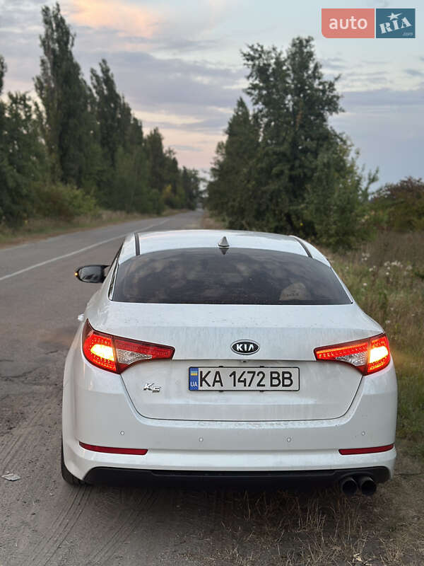 Седан Kia K5 2010 в Фастове