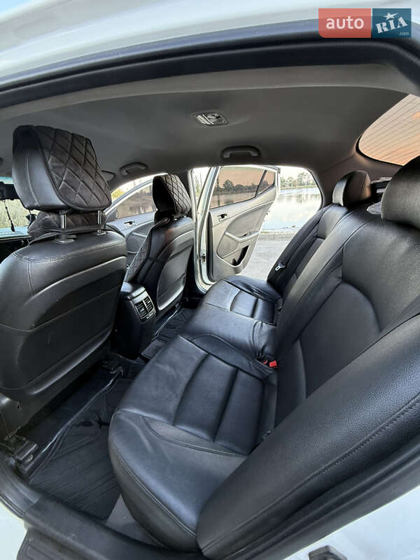 Седан Kia K5 2014 в Славянске