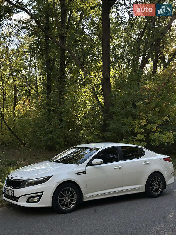 Седан Kia K5 2014 в Харькове