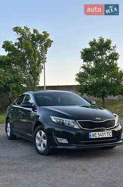 Седан Kia K5 2013 в Новоднестровске