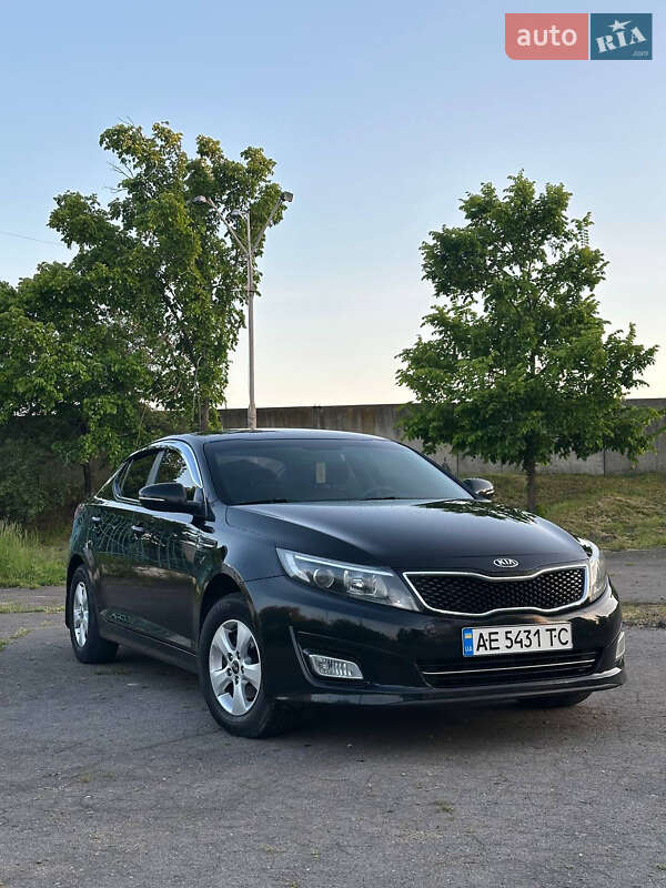 Седан Kia K5 2013 в 