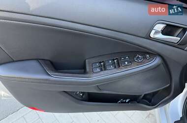 Седан Kia K5 2014 в 