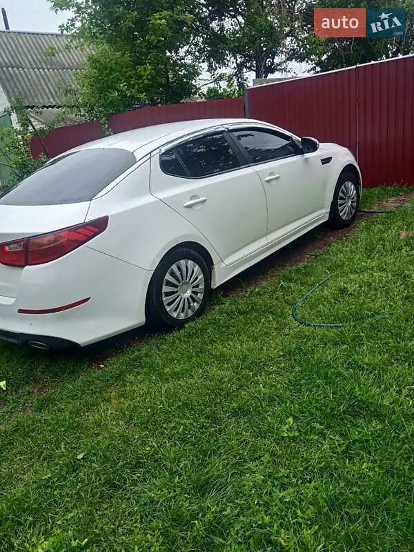 Седан Kia K5 2014 в Шрамковке