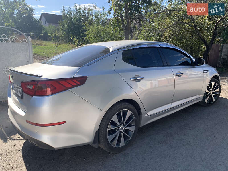 Седан Kia K5 2013 в Днепре