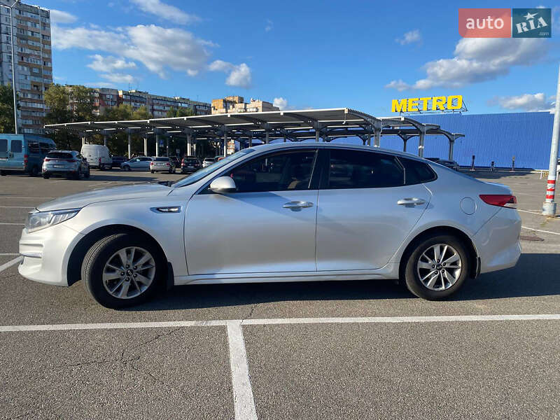 Седан Kia K5 2016 в Павлограде