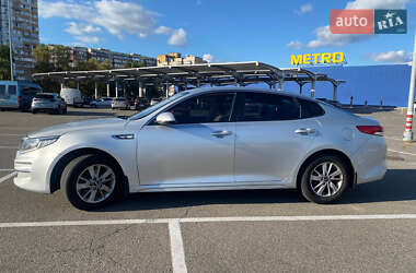 Седан Kia K5 2016 в 