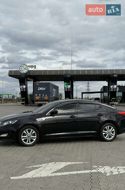 Седан Kia K5 2011 в 