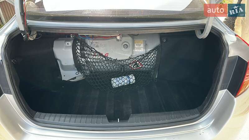 Седан Kia K5 2012 в Измаиле