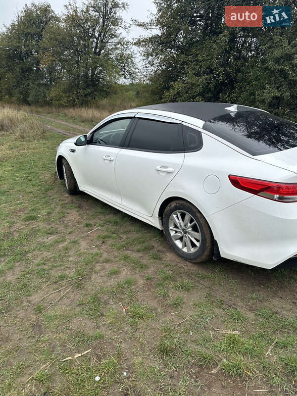 Седан Kia K5 2018 в Виннице