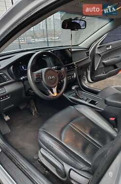 Седан Kia K5 2016 в 