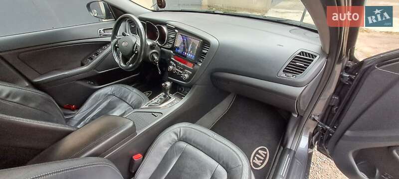 Седан Kia K5 2011 в Одессе