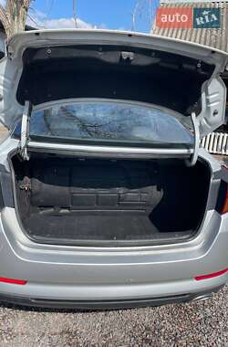 Седан Kia K5 2013 в Зачепиловке