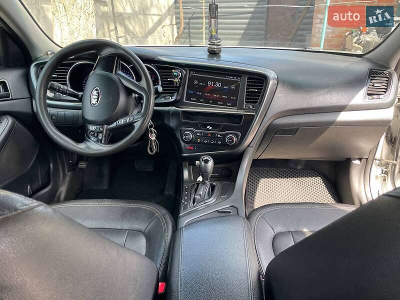 Седан Kia K5 2013 в Зачепилівці