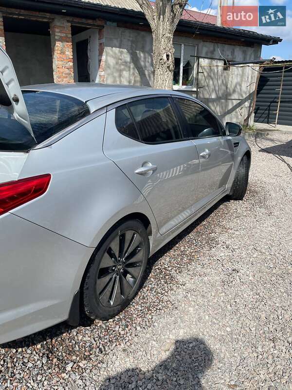Седан Kia K5 2013 в Зачепилівці