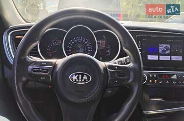Седан Kia K5 2013 в 