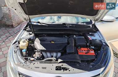 Седан Kia K5 2013 в 
