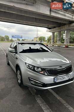 Седан Kia K5 2012 в Одессе
